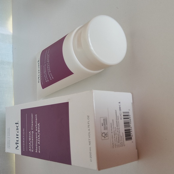 Murad Hydration AHA/BHA Exfoliating Cleanser Step 1 Size 6.75 Fl Oz - Picture 4 of 4